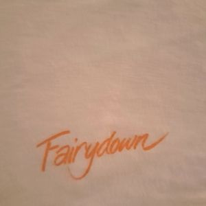 Fairydown New Zealand Luxury Full/Queen Duvet. White with gold sheep emblem.